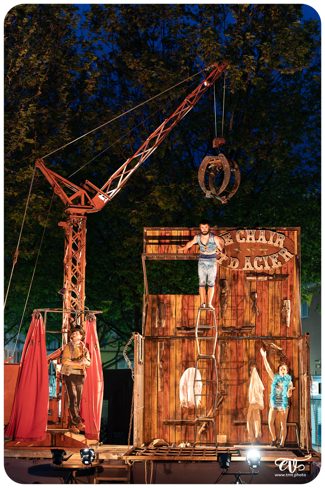 DE CHAIR ET D'ACIER (CIE 100 RACINES)